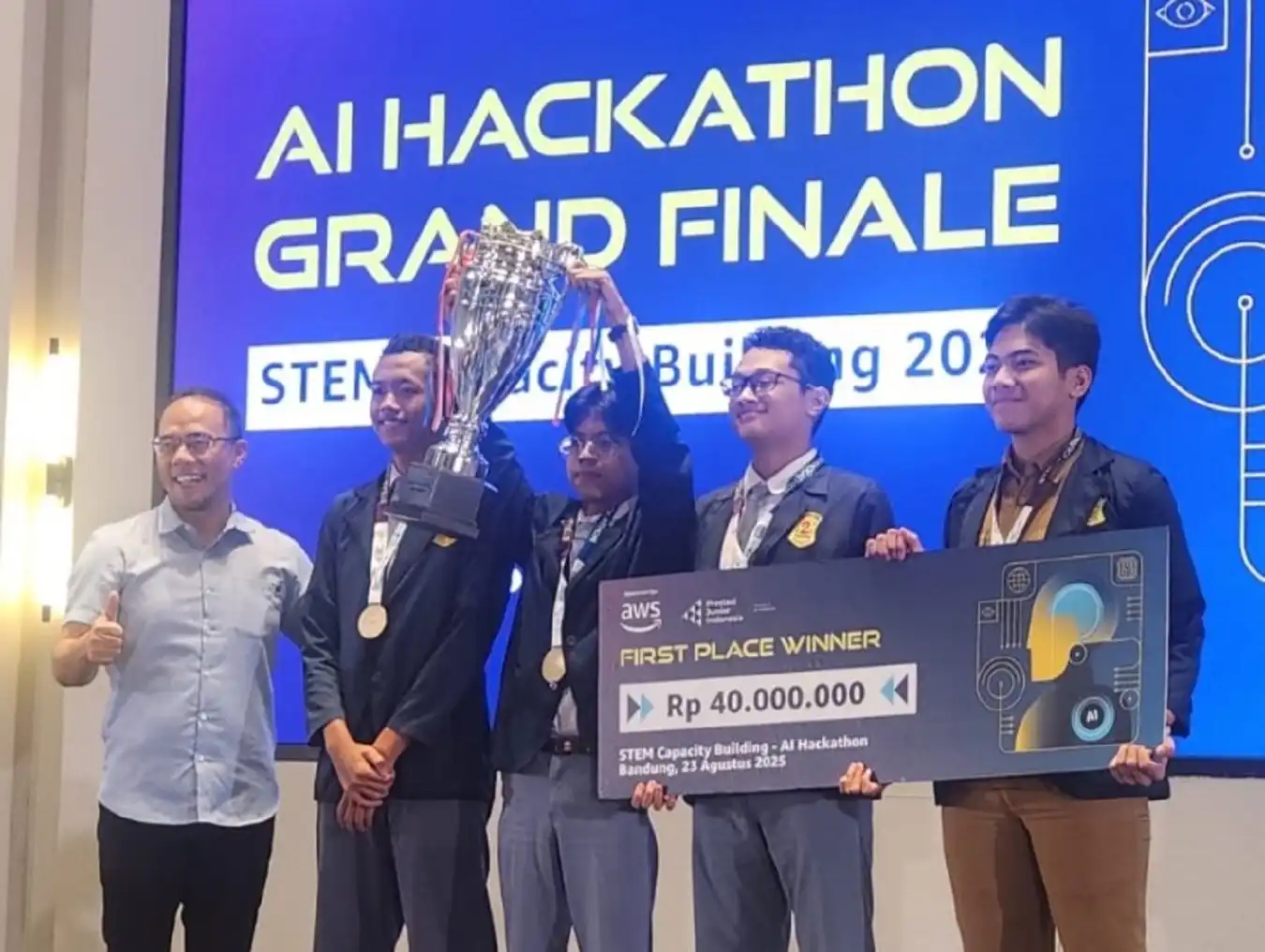 Anak SMA Bogor buat aplikasi AI SoLearn juara AI Hackathon Jabar 2025