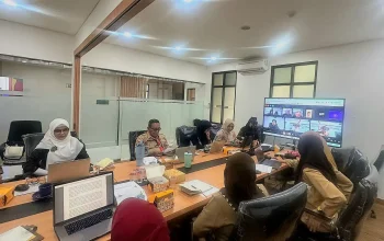 Kepala BPJS Ketenagakerjaan Depok bersama Dinas Kesehatan sosialisasi manfaat jaminan sosial kepada tenaga kesehatan di Depok.