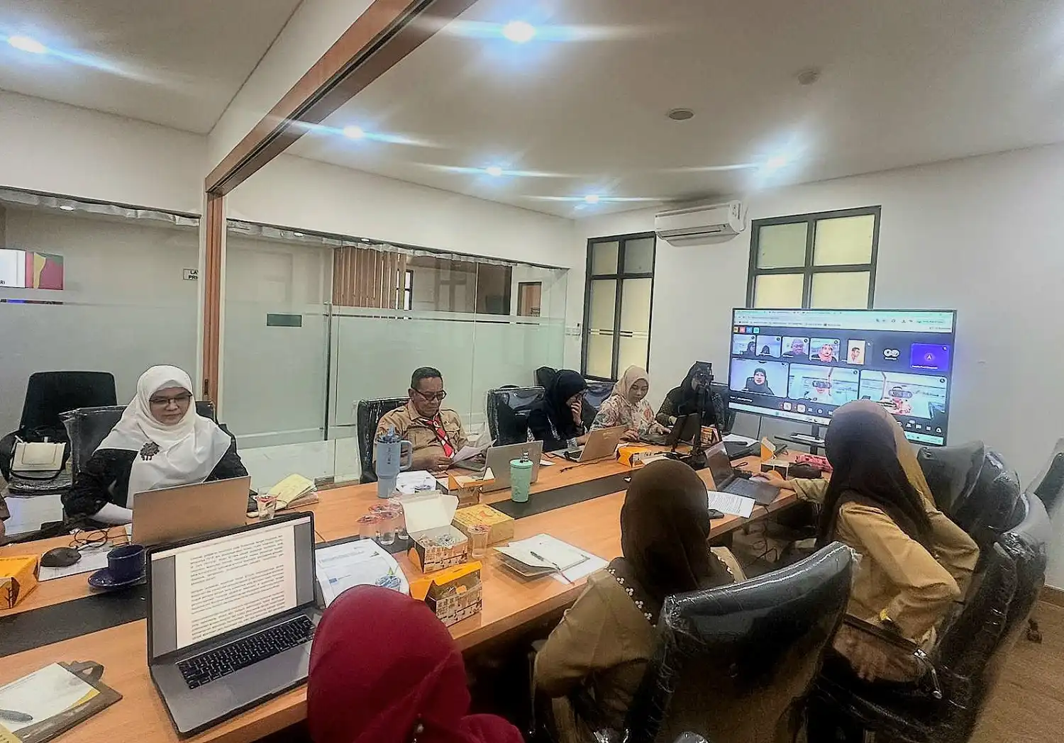 Kepala BPJS Ketenagakerjaan Depok bersama Dinas Kesehatan sosialisasi manfaat jaminan sosial kepada tenaga kesehatan di Depok.