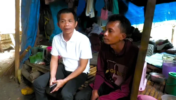 Om Zein Bongkar Gubug Warga Purwakarta, Bayar Kontrakan dan Bangunkan Rumah Baru