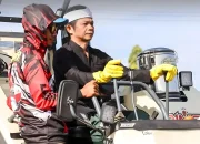 Om Zein Tunjukan Panen Padi Super Cepat di Purwakarta, Begini Caranya