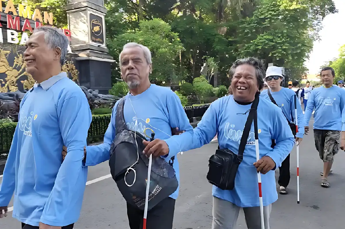 Disabilitas Purwakarta semarak jalan santai Kejari dengan ratusan hadiah doorprize.