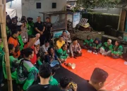 Dihadiri Kapolres, Ratusan Ojol Purwakarta Gelar Aksi Damai dan Doa Bersama untuk Affan Kurniawan