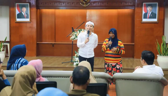 Om Zein Kasih Rp5 Juta dan Rumah Baru untuk 170 Warga Terdampak Penataan Lahan di Purwakarta