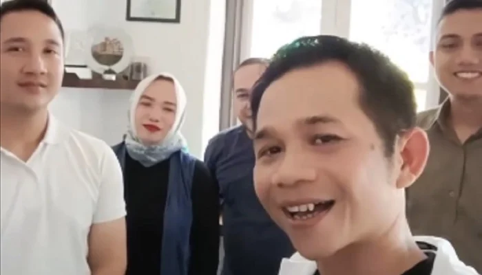 Hadiah Istimewa HUT ke-80 RI, Om Zein Bebaskan Tunggakan PBB Warga Purwakarta