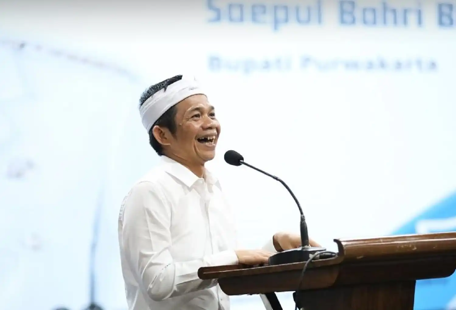 Om Zein Purwakarta buka pelatihan pengemudi ambulans, Pak Ogah, dan juru parkir