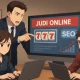 Polisi menunjukkan barang bukti hasil penggerebekan jasa SEO situs judi online di Karawang.