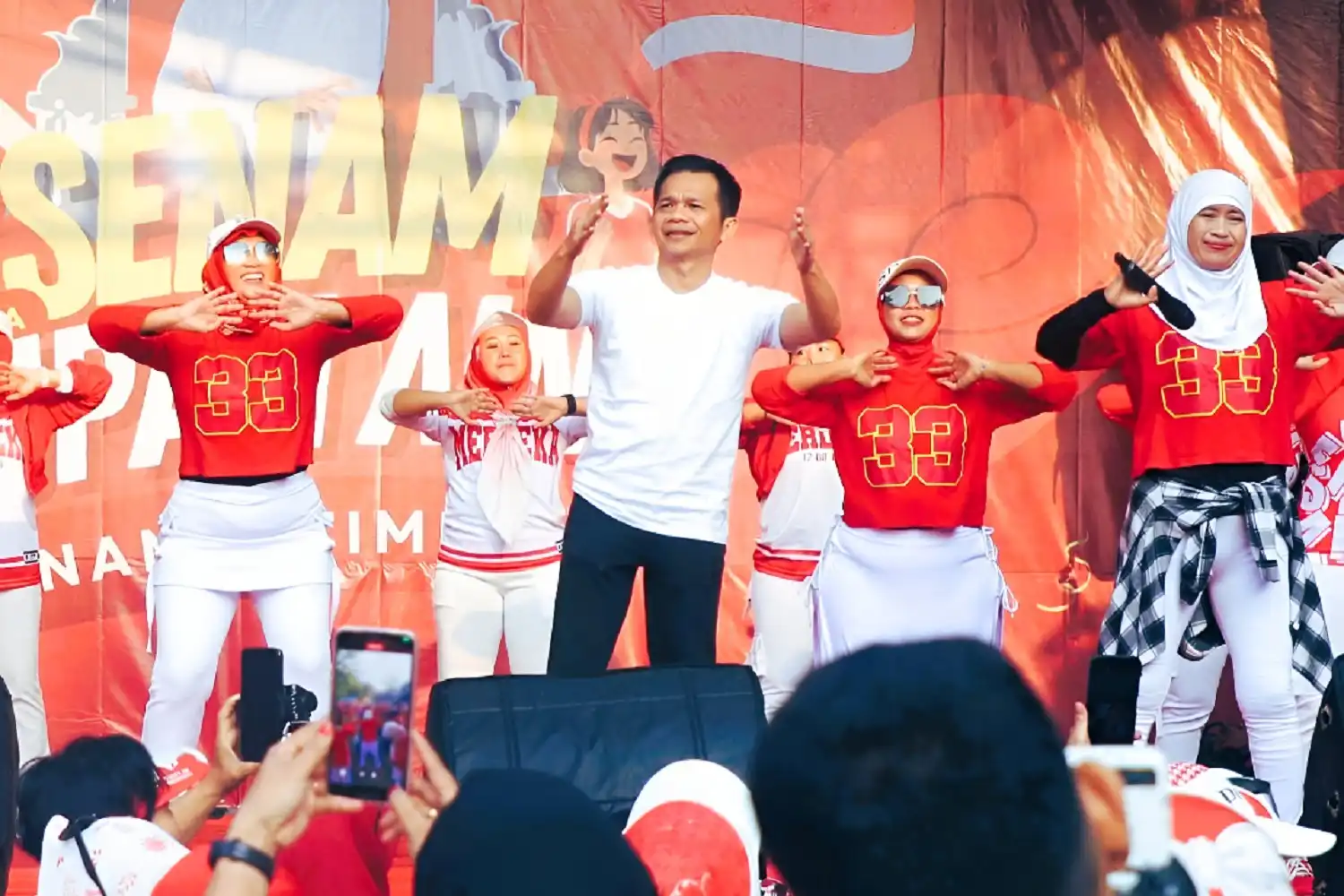 Om Zein pimpin Senam Bersama Bupati Aing di Alun-Alun Purwakarta