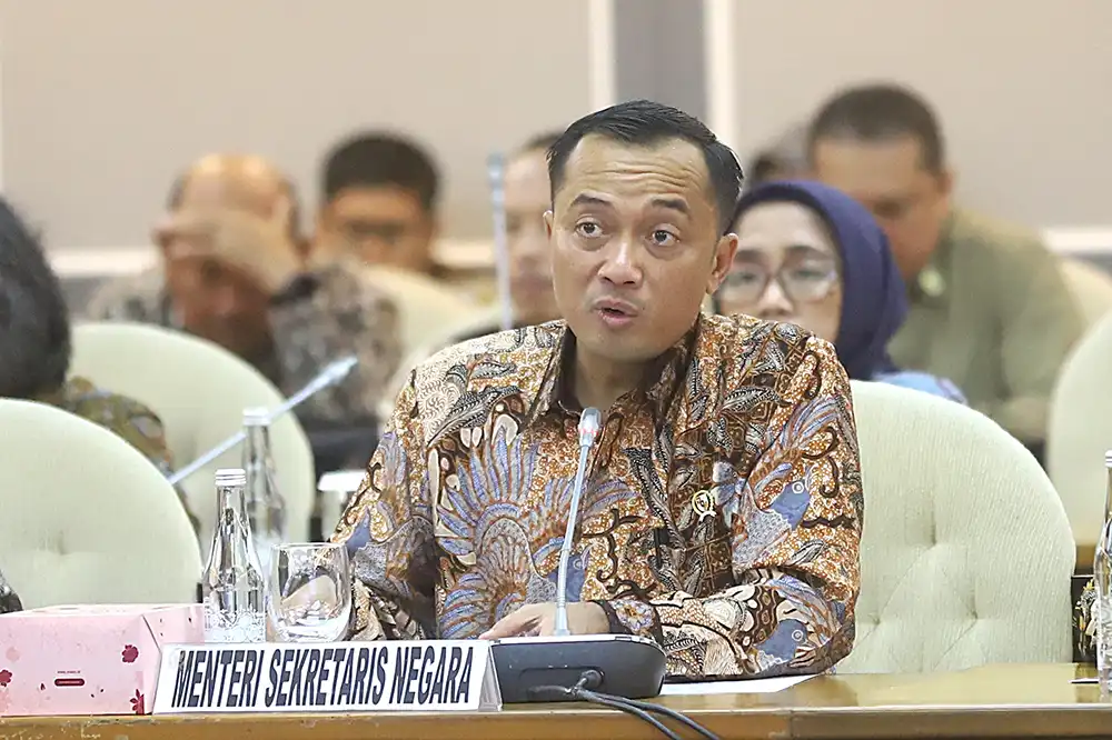 Mensesneg Prasetyo Hadi buka suara terkait sopir ojol meninggal dilindas mobil rantis Brimob saat demo di Jakarta.