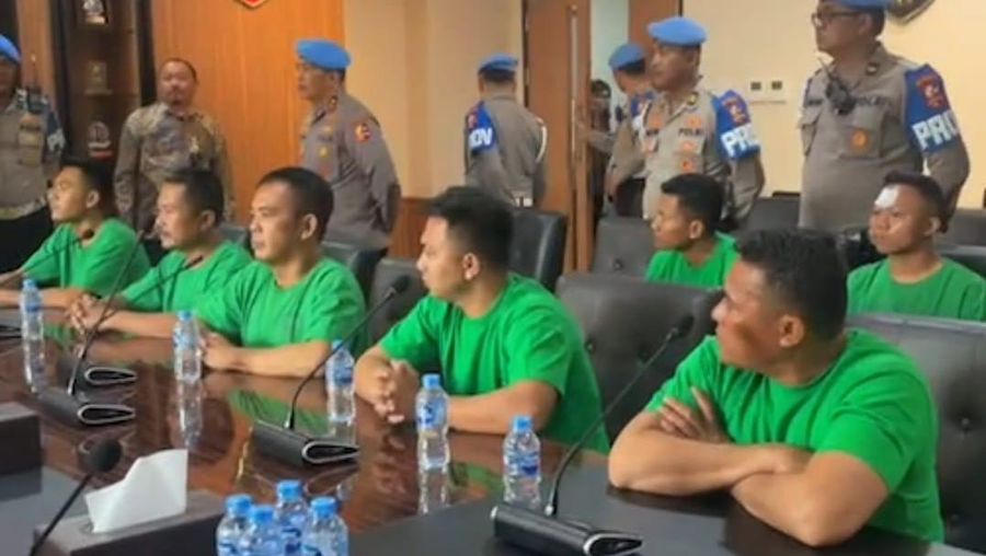 Kapolri Jenderal Listyo Sigit Prabowo melayat ke keluarga Affan Kurniawan usai insiden rantis Brimob.