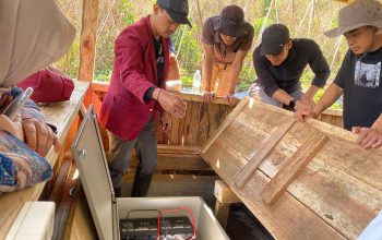 Universitas Sangga Buana Dorong Kemandirian Desa Lewat Smart Watering dan PLTS