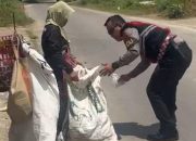Kisah Inspiratif! Polisi di Purwakarta Bantu Ibu Pemulung