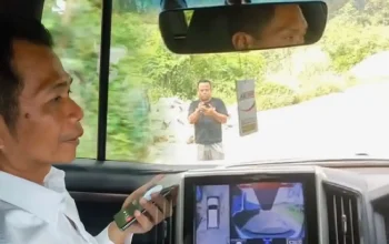 Om Zein tinjau Jalan Militer Purwakarta yang dipenuhi rumput liar