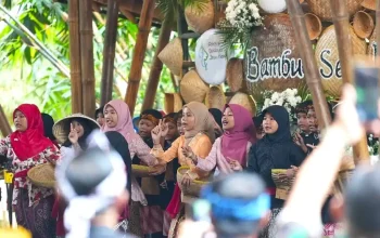 Hari Bambu Sedunia 2025 di Purwakarta dengan pameran bambu dan permainan tradisional.