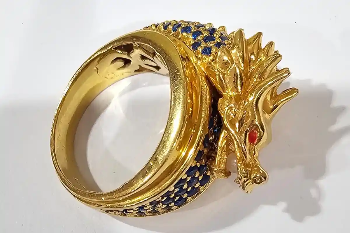 cincin naga emas lelang KPK 2025