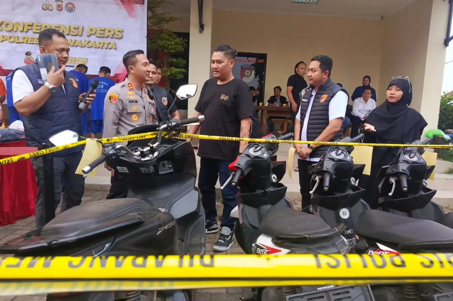Pengembalian motor curian warga Purwakarta oleh Polres Purwakarta