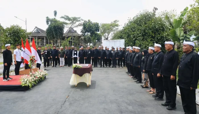 Lantik 10 Pejabat Baru Purwakarta di Kebun, Om Zein: Jabatan Itu Bukan Untuk Hidup Enak
