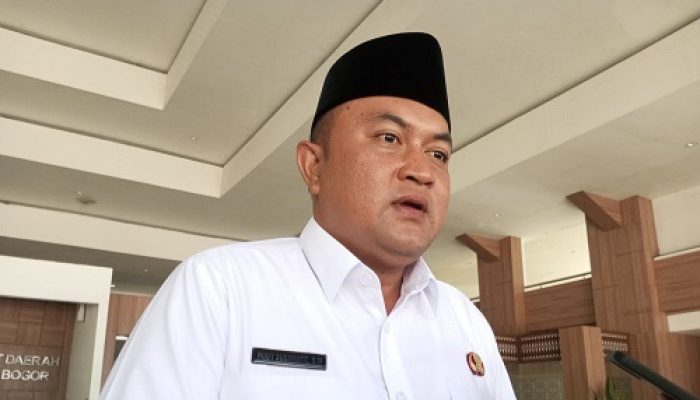 Bupati Bogor Janji Renovasi Rumah Korban Mushola Ambruk
