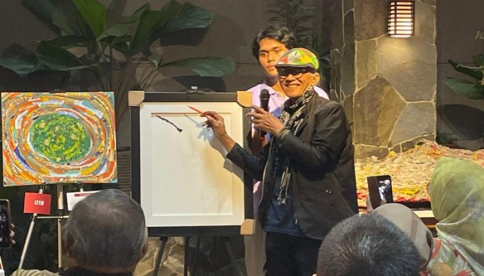 Seniman Teguh Joko Dwiyono Ajak Masyarakat Olah Limbah Jadi Karya Seni di Eksibisi Galeri Nayanika Bandung