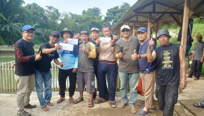6 Tahun Jurnalis Hukum Bandung: 1,5 Kuintal Ikan Mas Ditebar dalam ‘Fun Fishing’ Ceria di Cimaung