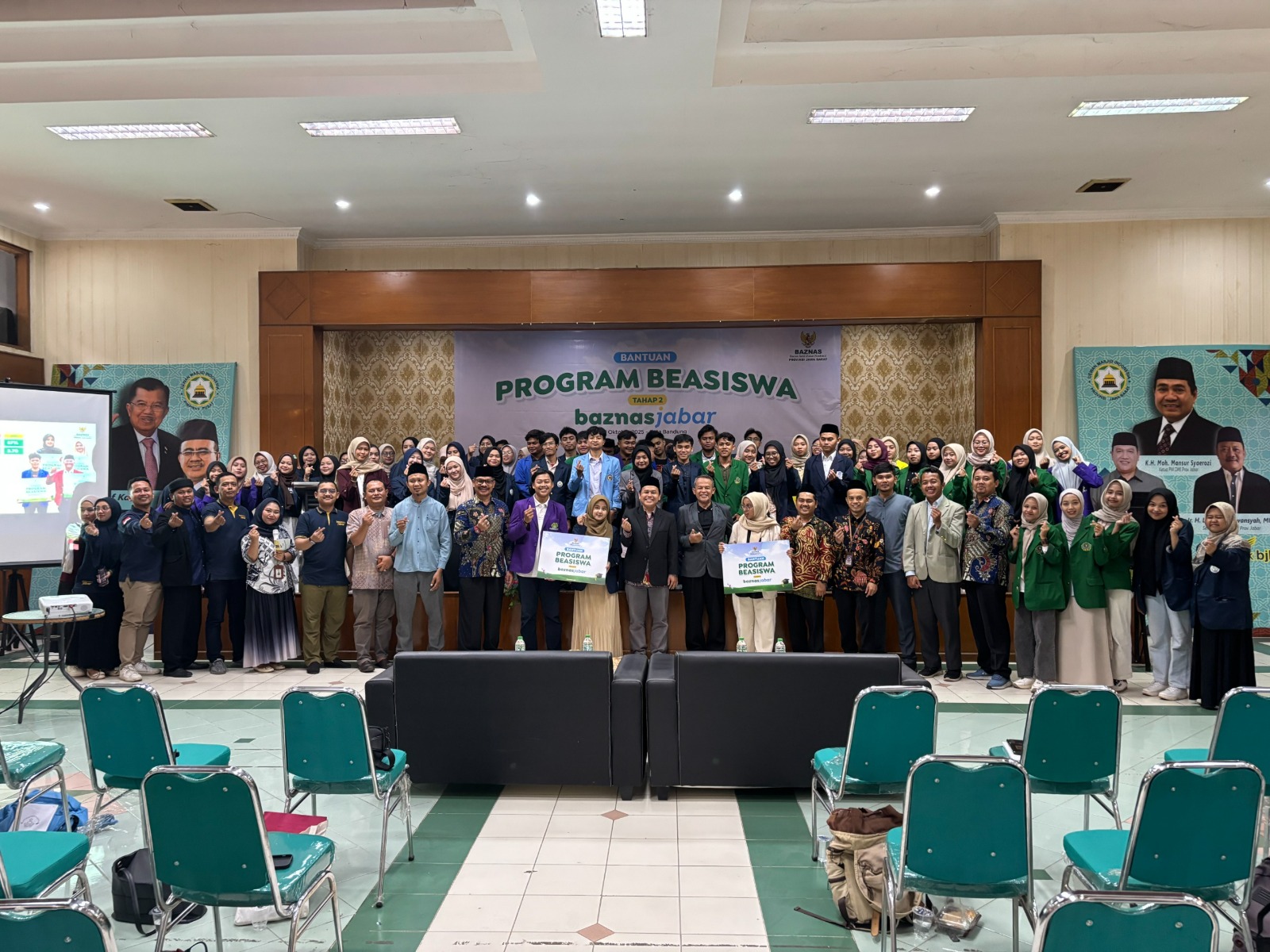 Program Jabar Cerdas: BAZNAS Jawa Barat Bantu 102 Mahasiswa Wujudkan Mimpi Pendidikan