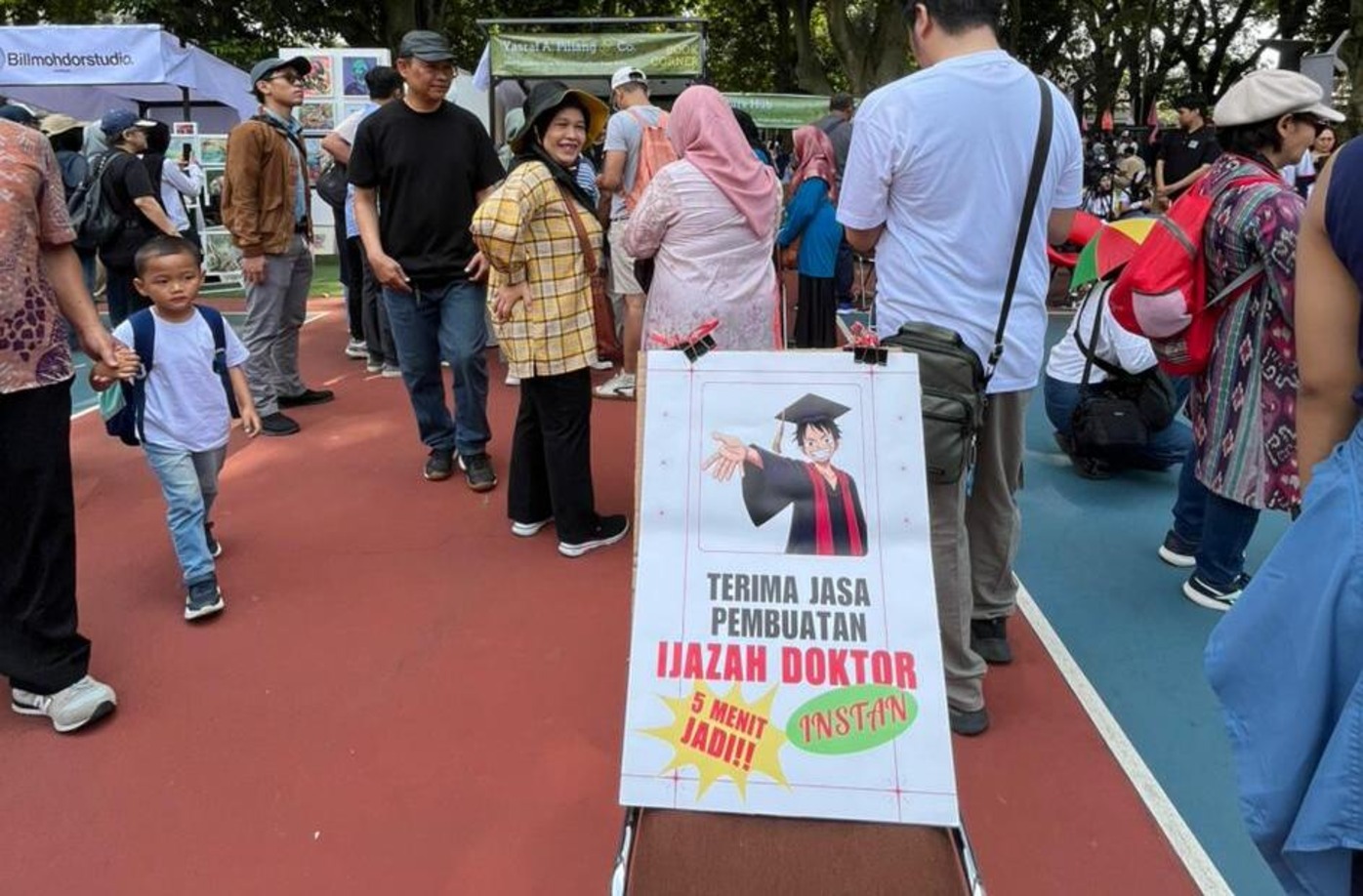 Heboh! 2 Profesor Pasar Seni ITB Jual Ijazah Doktoral “Asli” Palsu: 5 Menit Jadi, Kalahkan Pasar Pramuka