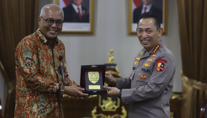 Kapolri Tegaskan Penyelesaian Delik Pers Harus Lewat Dewan Pers, Lindungi Wartawan di Daerah Rawan
