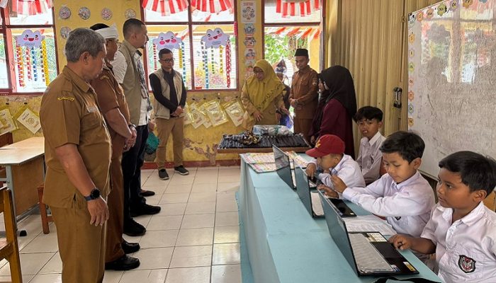 Dukung Pendidikan Berkualitas, PLN Peduli Perbaiki Fasilitas SDN Sarinagen Bandung Barat