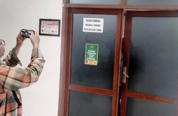 Arogansi di Balik Palu Hakim PN Bandung: Wartawan Diusir dari Sidang Kasus Kekerasan Seksual Dokter Priguna