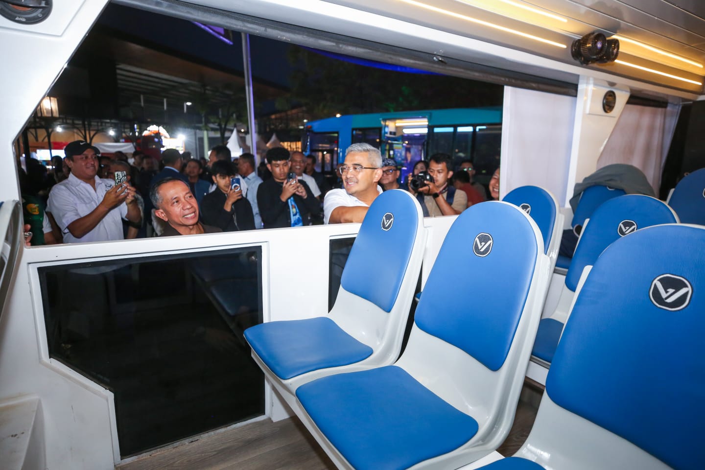 Angklung, Angkot Listrik Pertama di Bandung Mulai Uji Coba di Rute Gunung Batu – Stasiun Bandung