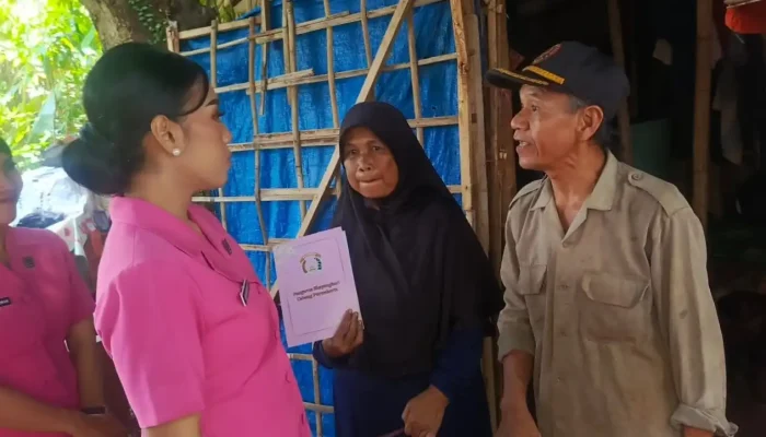 Peduli Sosial, Bhayangkari Purwakarta Bagikan Sembako untuk Warga Kurang Mampu