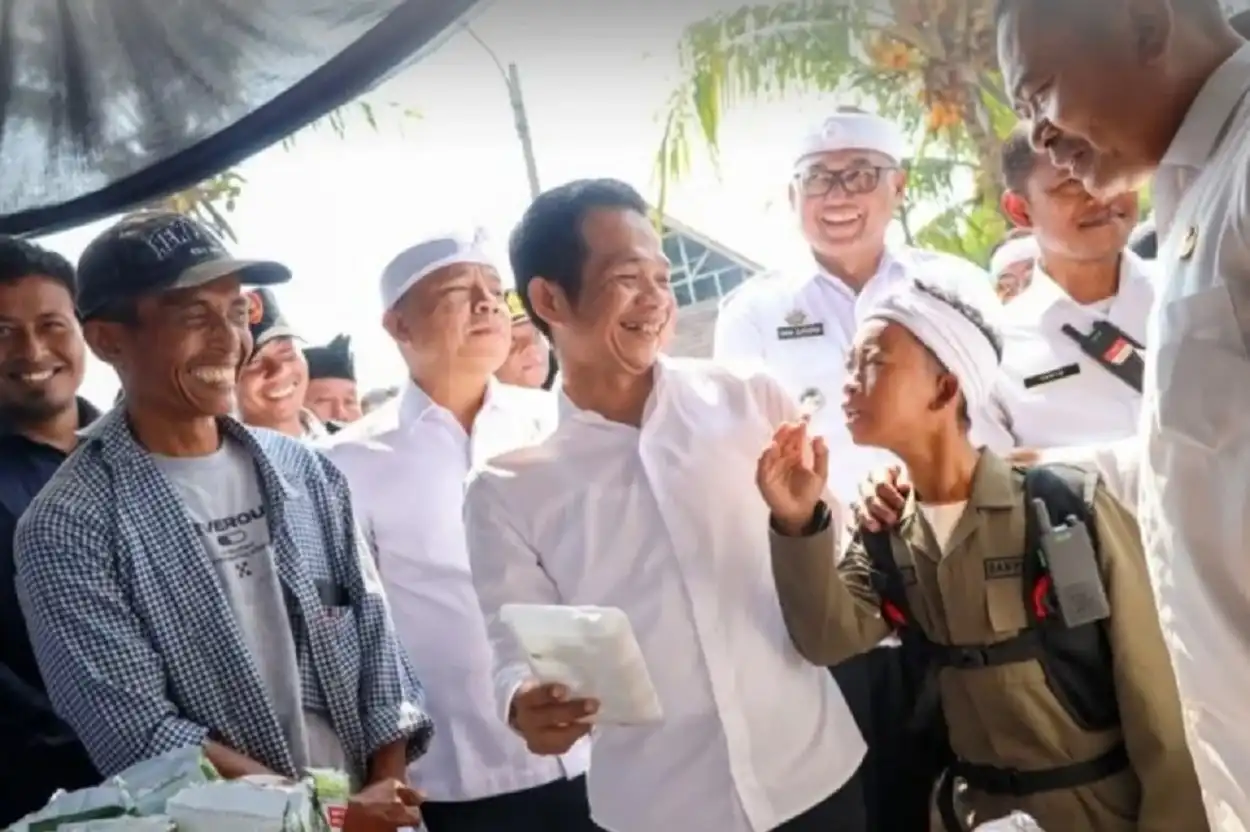 Bupati Purwakarta Om Zein tinjau pelayanan publik terpadu di Citamiang Maniis