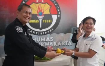 Perayaan HUT ke-74 Humas Polri di Polres Purwakarta bersama wartawan.