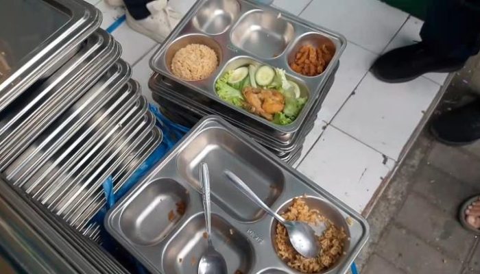 Keracunan Nasi Goreng MBG, 13 Siswa SD di Tasikmalaya Dilarikan ke Puskesmas