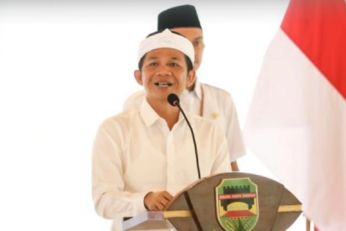 Om Zein memberikan sambutan pada pelantikan Pj Sekda Purwakarta.