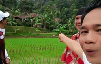 Bupati Purwakarta Om Zein di Kampung Adat Bojong Honje Purwakarta