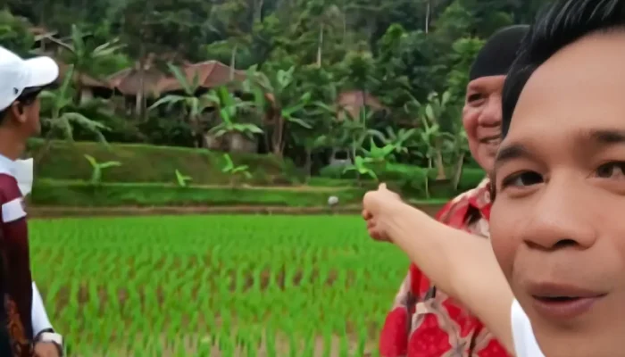 Kunjungi Kampung Terujung Purwakarta, Om Zein Larang Berdiri Bangunan Modern