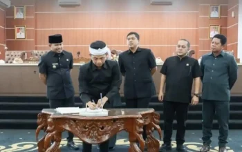 Penandatanganan KUA-PPAS APBD 2026 oleh Bupati dan DPRD Purwakarta