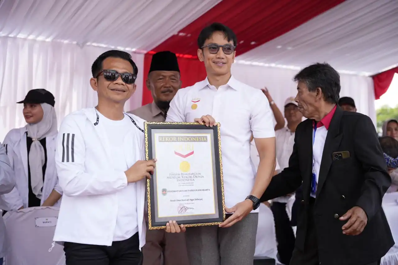 Parade Drum Band Gebyar Merah Putih Purwakarta 2025 Pecahkan Rekor MURI
