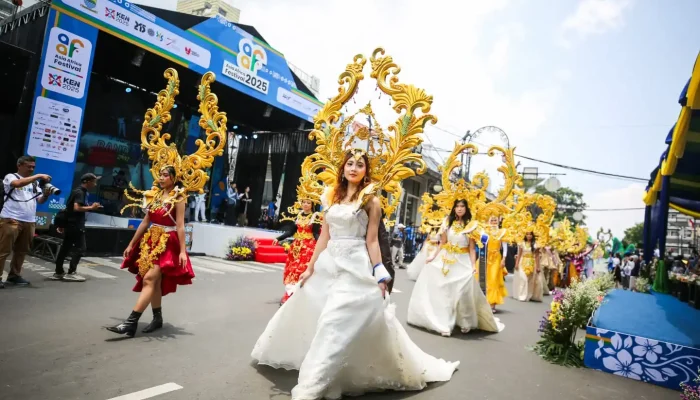 Asia Afrika Festival 2025 Bikin Bandung Pecah! Ribuan Warga Padati Jalan Legendaris
