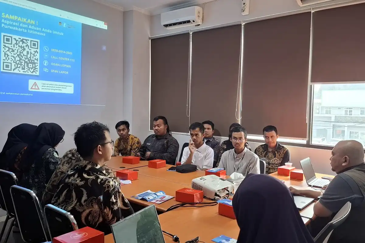 Koordinator SPPG sambangi Diskominfo Purwakarta bahas layanan pengaduan MBG.