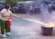 PLN UIP JBT Perkuat Budaya Zero Accident Lewat Simulasi APAR dan Pelatihan Tanggap Darurat