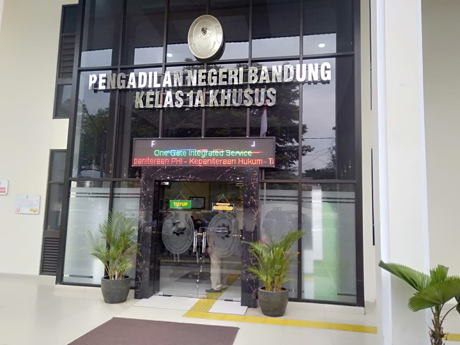 Sidang Kasus Bom Molotov Gedung Sate: 4 Pemuda dan Seorang Anak Diadili di PN Bandung