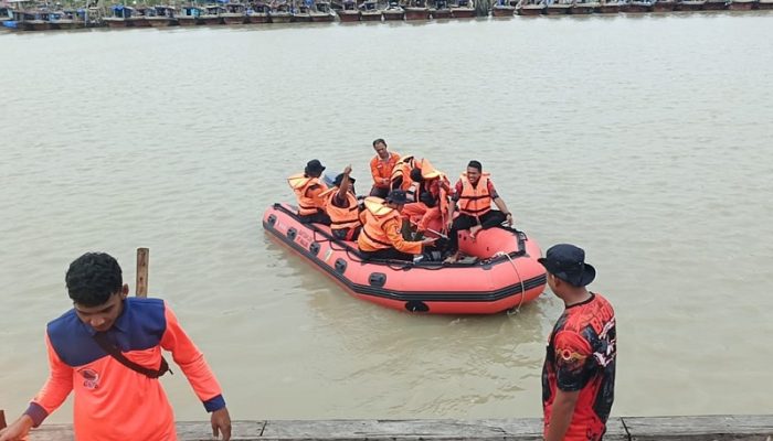 Kapal Nelayan Batu Bara Karam Dihantam Ombak, Sembilan ABK Selamat