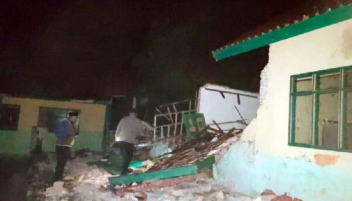 Bangunan MTS Al-Barkah di Garut Ambruk Usai Diguyur Hujan Deras