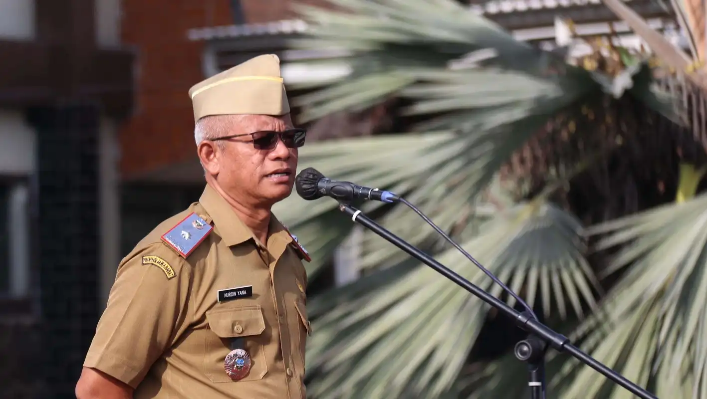 ASN Garut naik angkot setelah dilarang pakai kendaraan pribadi untuk kurangi kemacetan