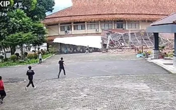 Kejadian atap gazebo unsil tasikmalaya ambruk