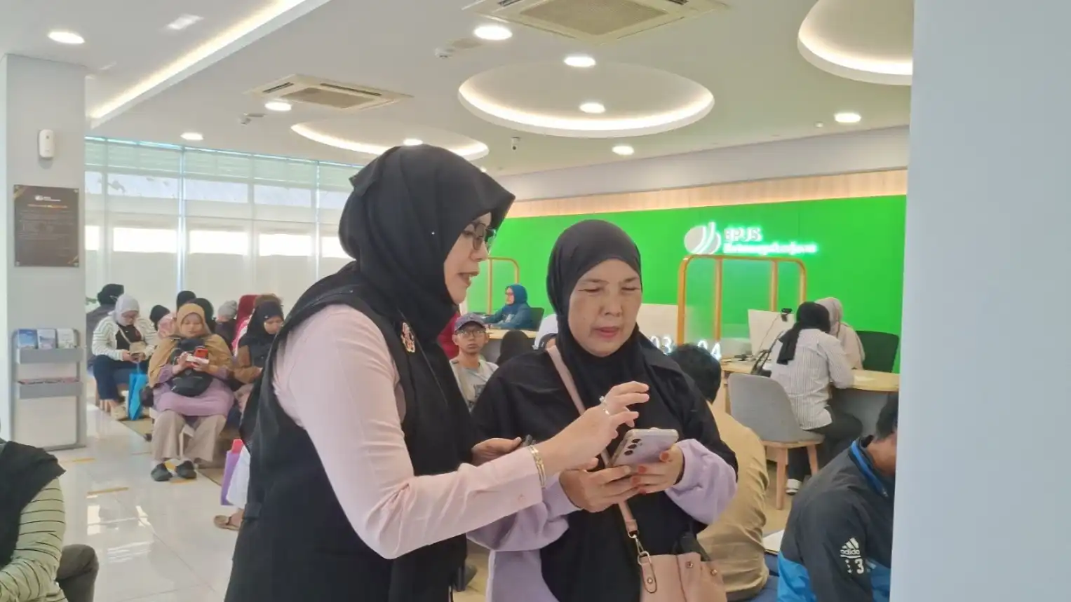 Layanan Program SOMEAH BPJS Ketenagakerjaan Depok pangkas antrean peserta dengan aplikasi JMO.