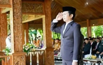 Bupati Purwakarta Om Zein pimpin upacara Hari Pahlawan 2025