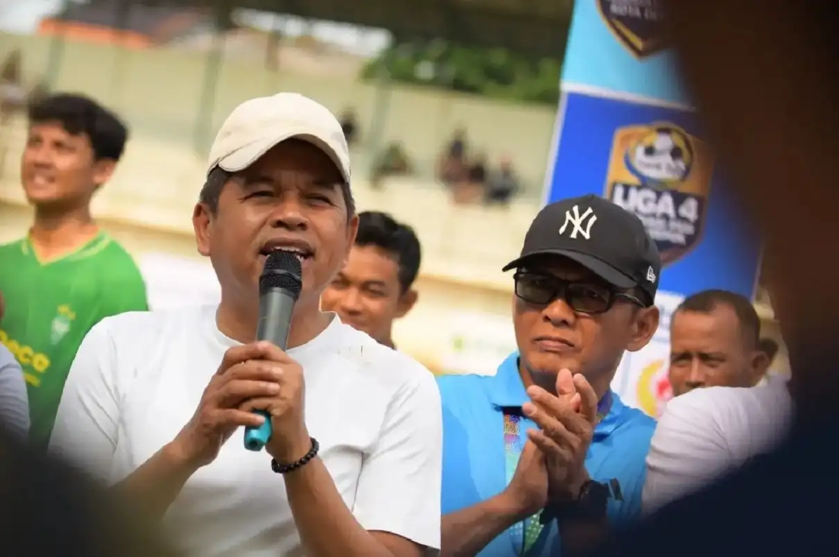 Dedi Mulyadi targetkan pembangunan lapangan sepak bola profesional di kecamatan Jawa Barat.